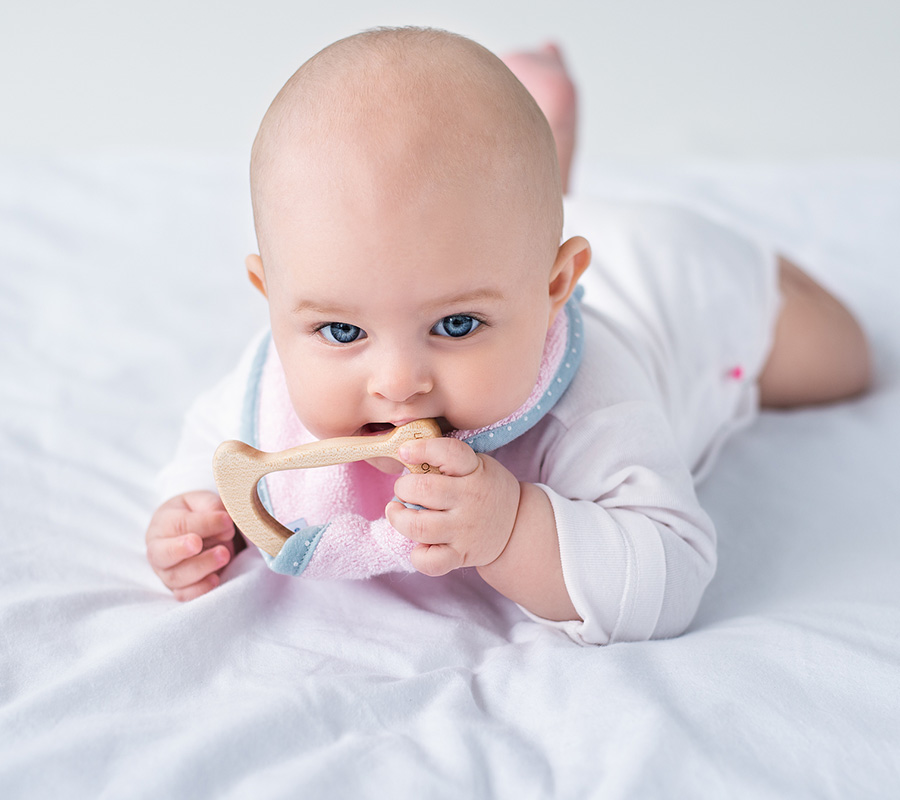 LullaLove Haklapp med träbitis Rosa