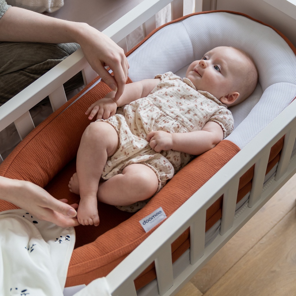 Doomoo Babybädd - Quilt Terracotta